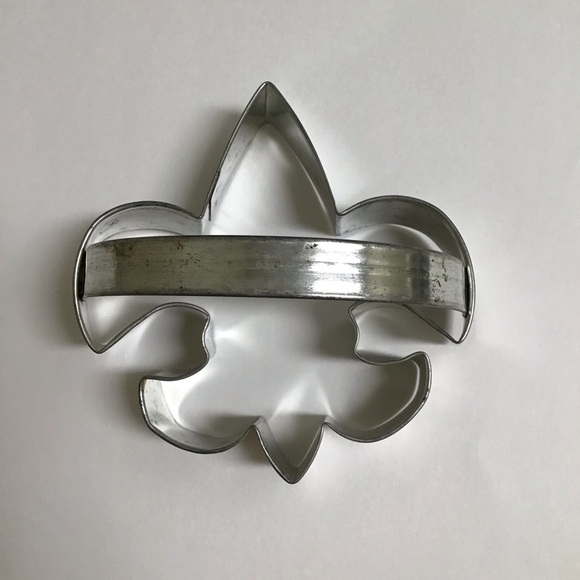 Boy Scout Emblem Metal Cookie Cutter w/Handle Biscuits Crafts Fleur De Lis 4x4” - Picture 2 of 12